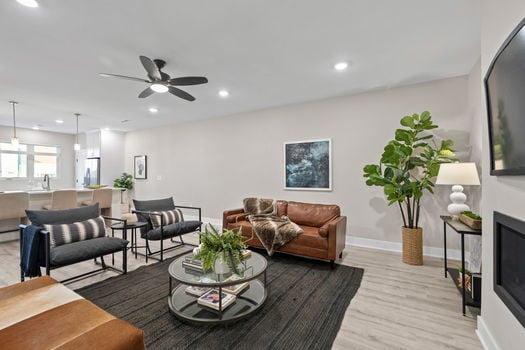 33-web-or-mls-100 W 14th St Unit C (33 of 50)