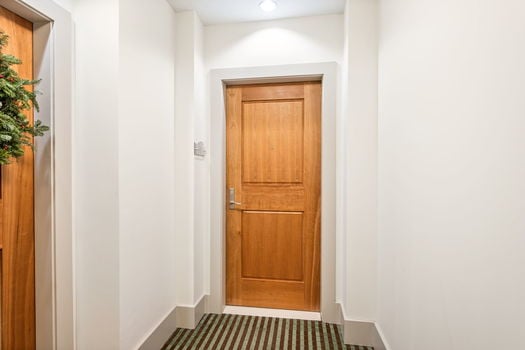 36-web-or-mls-400 Riverboat Row 705 (36 of 41)