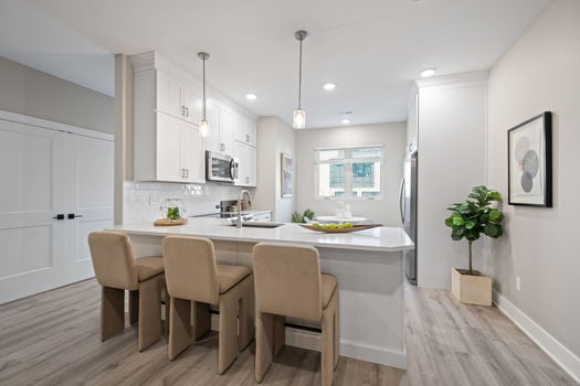 38-web-or-mls-100 W 14th St Unit C (38 of 50)