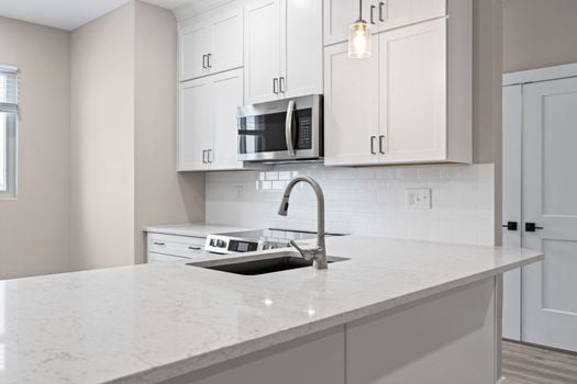 41-web-or-mls-100 W 14th St Unit B (41 of 46)