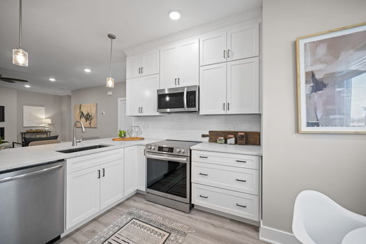 45-web-or-mls-100 W 14th St Unit C (45 of 50)