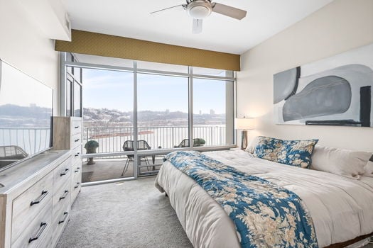 5-web-or-mls-400 Riverboat Row 705 (5 of 41)