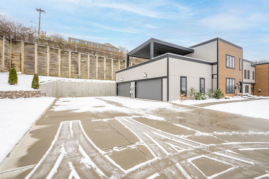 6-web-or-mls-100 W 14th St Unit B (6 of 46)