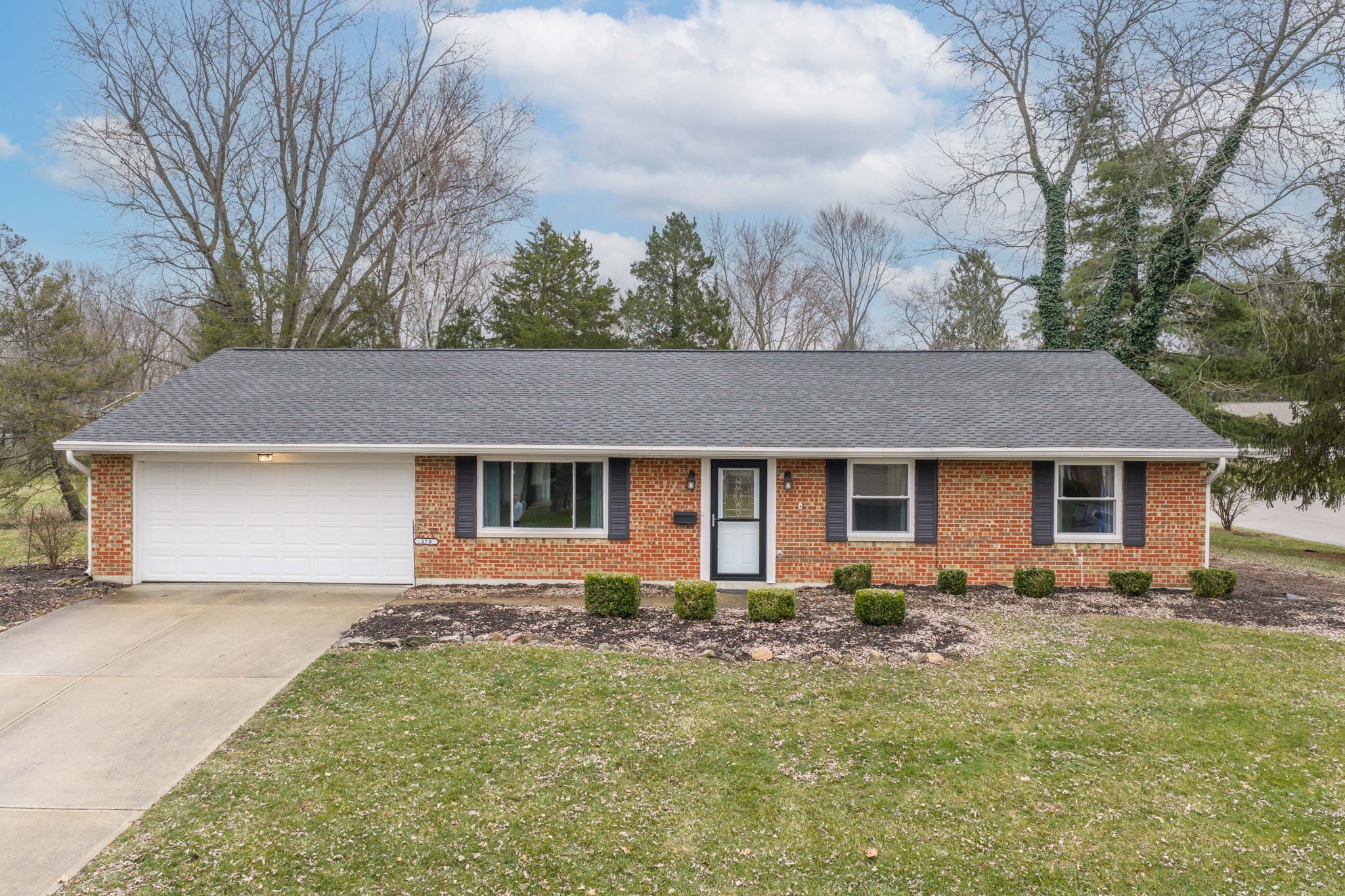 11-web-or-mls-170 Lodewood Dr (11 of 50)