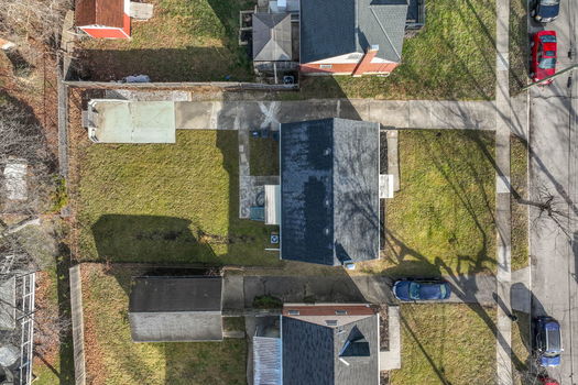 15-web-or-mls-6097 W Fordham Pl (15 of 47)