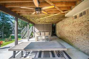 15-web-or-mls-7097 Shawnee Hills Dr (15 of 33)