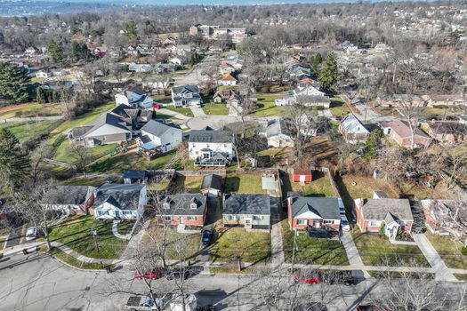 16-web-or-mls-6097 W Fordham Pl (16 of 47)