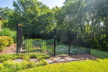 20-web-or-mls-7097 Shawnee Hills Dr (20 of 33)