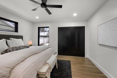 21-web-or-mls-7025 Wallace Ave (21 of 72)