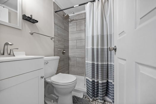 22-web-or-mls-6097 W Fordham Pl (22 of 47)