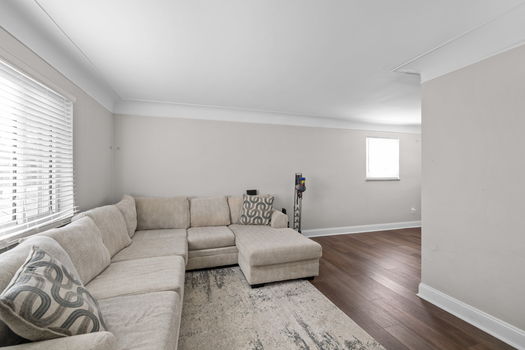 25-web-or-mls-6097 W Fordham Pl (25 of 47)