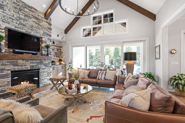 26-web-or-mls-2595 Perkins Ln (26 of 95)