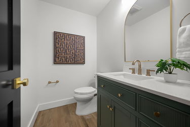 27-web-or-mls-7025 Wallace Ave (27 of 72)