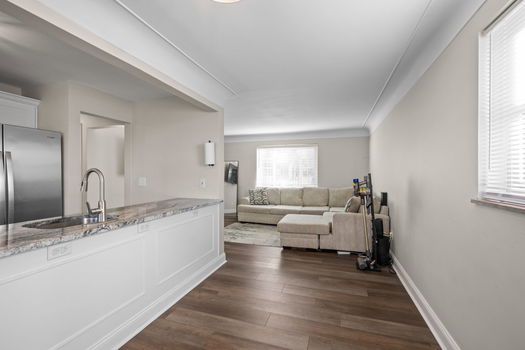 31-web-or-mls-6097 W Fordham Pl (31 of 47)