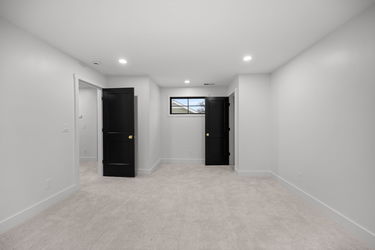 34-web-or-mls-7025 Wallace Ave (34 of 72)