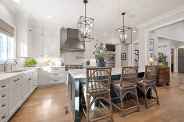 37-web-or-mls-2595 Perkins Ln (37 of 95)