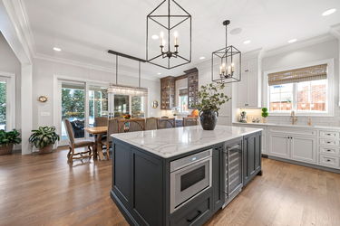 42-web-or-mls-2595 Perkins Ln (42 of 95)