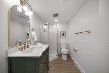 42-web-or-mls-7025 Wallace Ave (42 of 72)