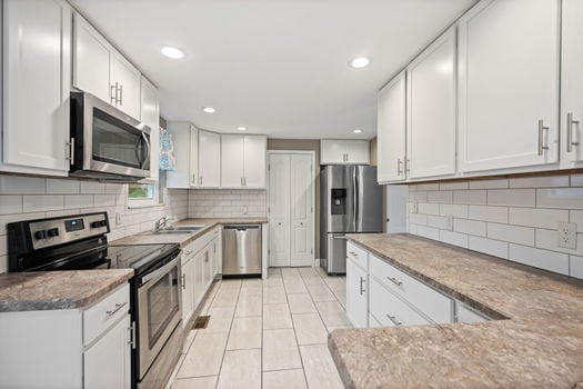 45-web-or-mls-170 Lodewood Dr (45 of 50)