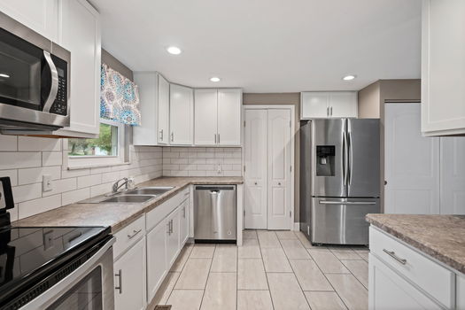 46-web-or-mls-170 Lodewood Dr (46 of 50)