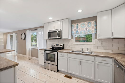 47-web-or-mls-170 Lodewood Dr (47 of 50)