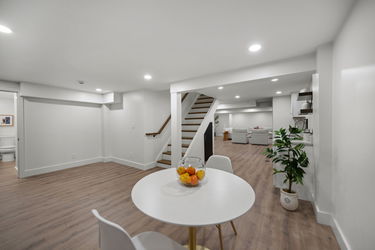 48-web-or-mls-7025 Wallace Ave (48 of 72)