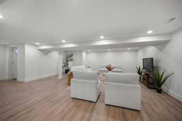 49-web-or-mls-7025 Wallace Ave (49 of 72)