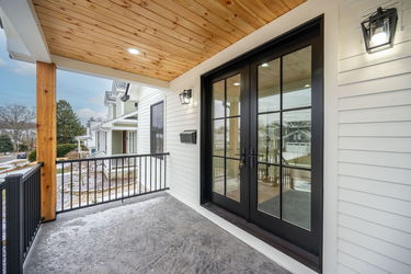 5-web-or-mls-7025 Wallace Ave (5 of 72)