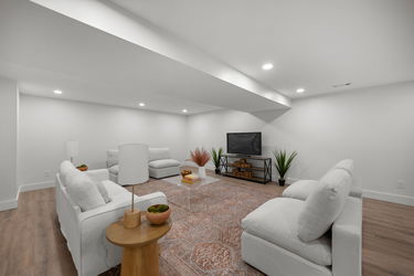 50-web-or-mls-7025 Wallace Ave (50 of 72)