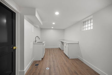 52-web-or-mls-7025 Wallace Ave (52 of 72)