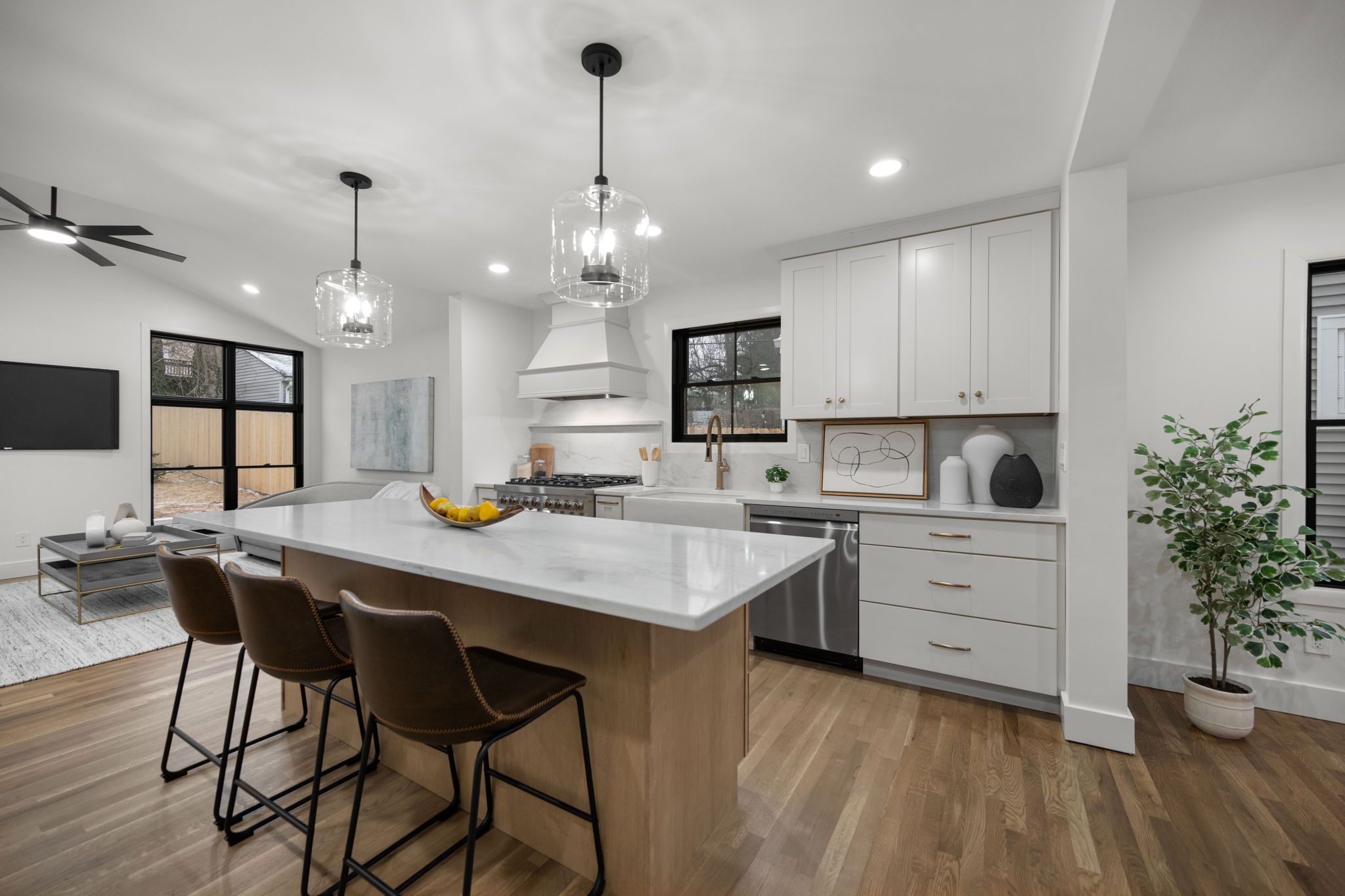 63-web-or-mls-7025 Wallace Ave (63 of 72)