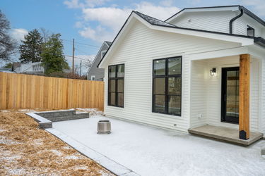 8-web-or-mls-7025 Wallace Ave (8 of 72)