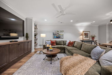 81-web-or-mls-2595 Perkins Ln (81 of 95)