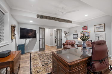 90-web-or-mls-2595 Perkins Ln (90 of 95)