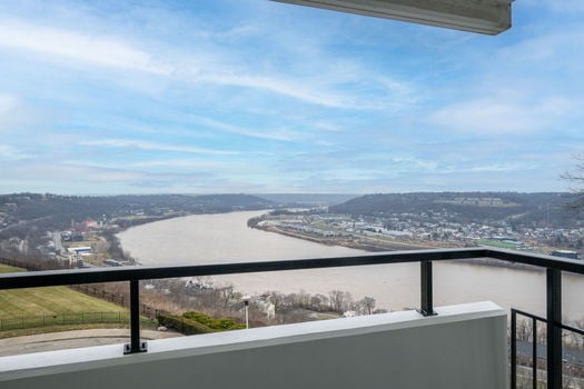 10-web-or-mls-2401 Ingleside Ave 4a (10 of 57)