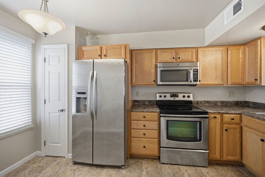 10-web-or-mls-34 Banberry Tr (10 of 36)