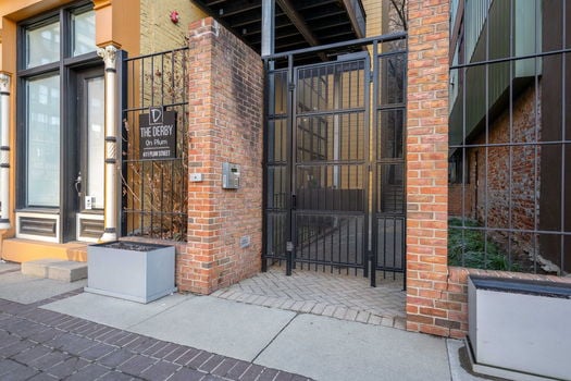 10-web-or-mls-411 Plum St Unit 302 (10 of 62)