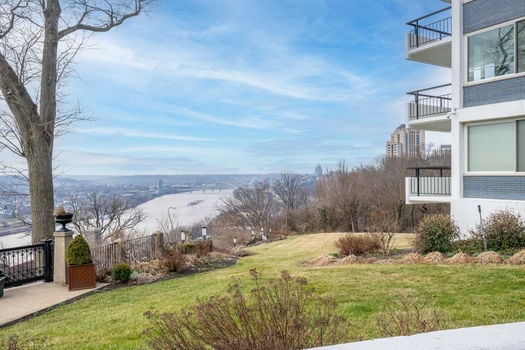 11-web-or-mls-2401 Ingleside Ave 4a (11 of 57)