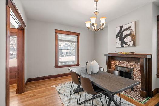 11-web-or-mls-3785 Drake Ave (11 of 42)