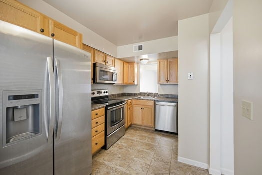 15-web-or-mls-34 Banberry Tr (15 of 36)