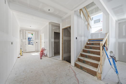 16-web-or-mls-4736 Alpine Ave (16 of 21)