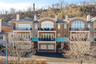 17-web-or-mls-1464 Riverside Dr (17 of 72)