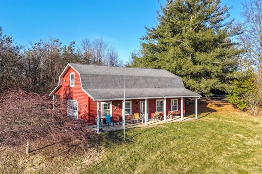 17-web-or-mls-6099 Millikin Rd (17 of 100)