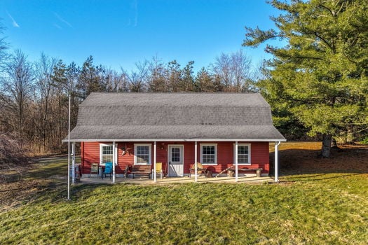 18-web-or-mls-6099 Millikin Rd (18 of 100)