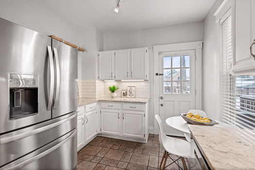 20-web-or-mls-3785 Drake Ave (20 of 42)