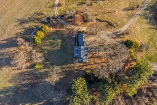 20-web-or-mls-6099 Millikin Rd (20 of 100)