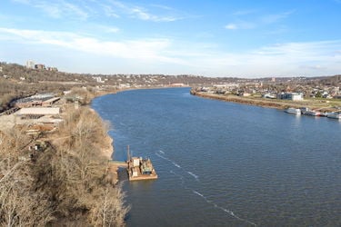 21-web-or-mls-1464 Riverside Dr (21 of 72)