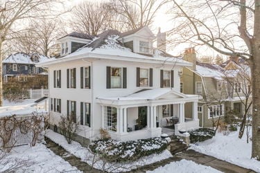 21-web-or-mls-2517 Observatory Ave (21 of 99)