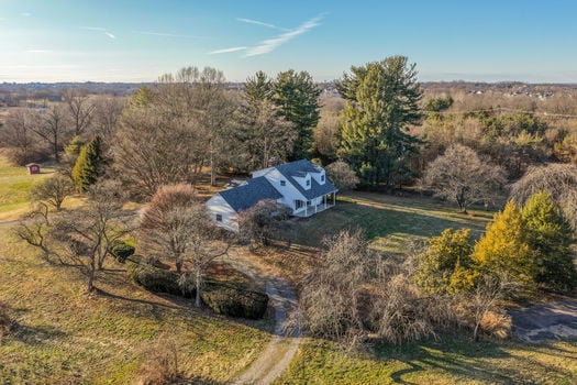 22-web-or-mls-6099 Millikin Rd (22 of 100)