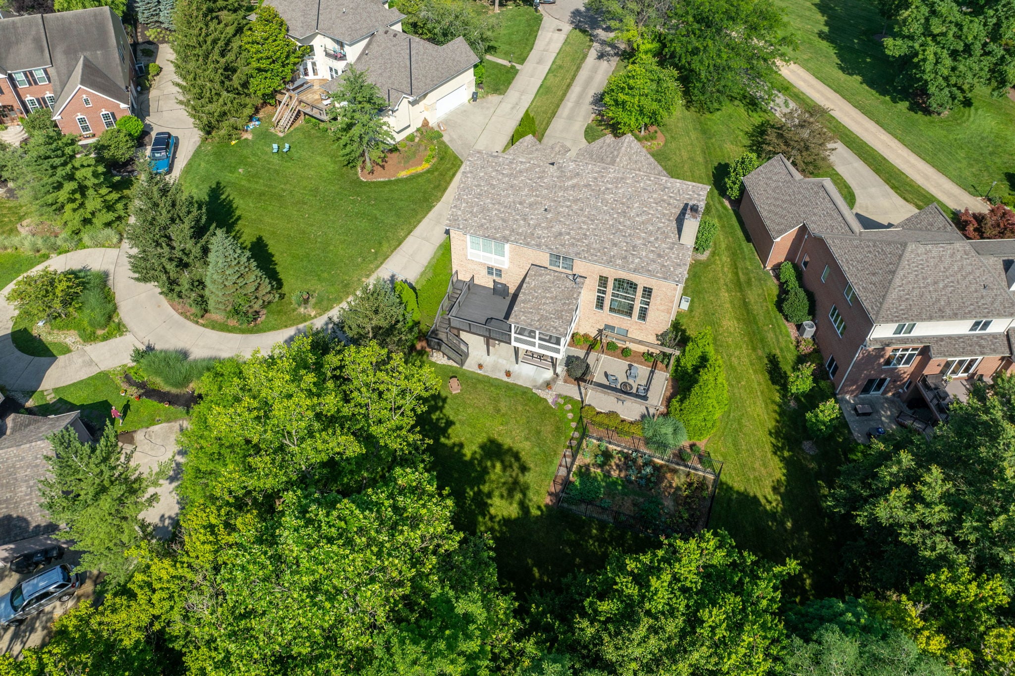 23-web-or-mls-7097 Shawnee Hills Dr (23 of 33)